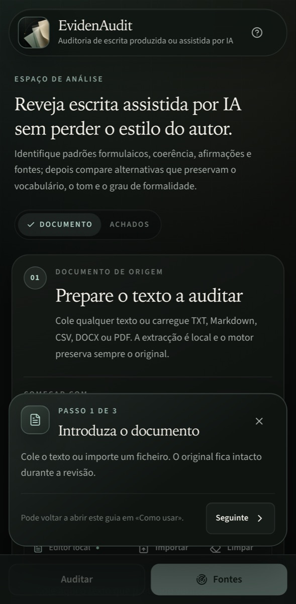 Ecrã inicial, com o guia de três passos a pedir que se introduza o documento, colado ou importado.